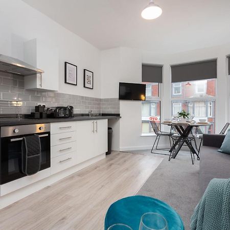Charles Alexander Short Stay - Charnley House Apartments Блэкпул Экстерьер фото